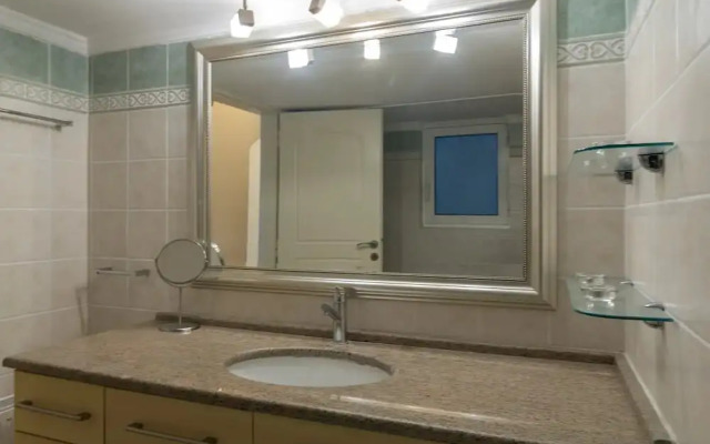 Spacious 2 Bedroom Apartment In Thessio