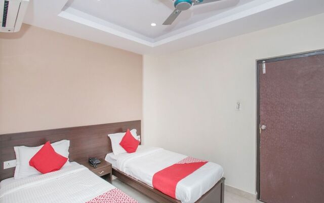 OYO 13596 Akshaya Residency