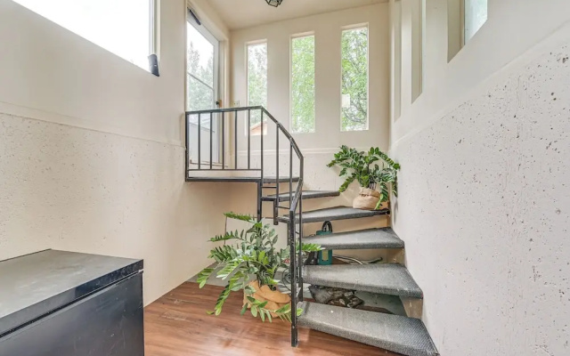 Centrally Located Soldotna Apartment w/ Patio!