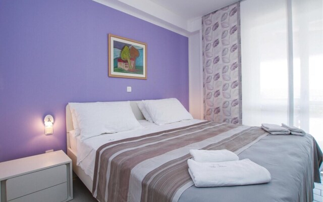 Stunning Home in Ravni With Wifi and 2 Bedrooms