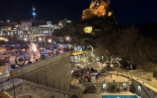Capp Royal Cave Hotel