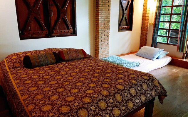 Ban Mai Phai Pha Holiday House