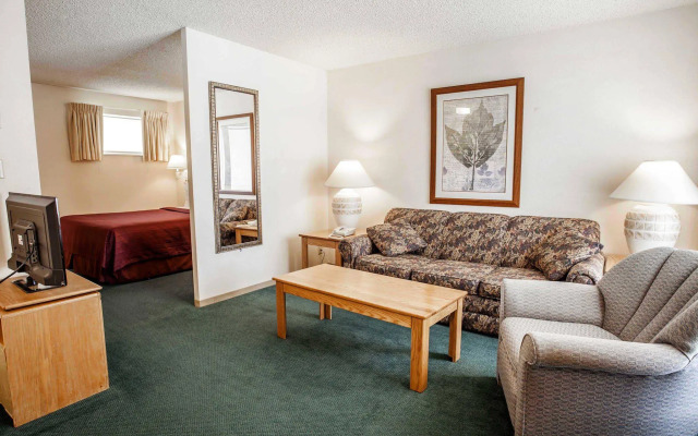 Quality Inn & Suites Bremerton near Naval Shipyard