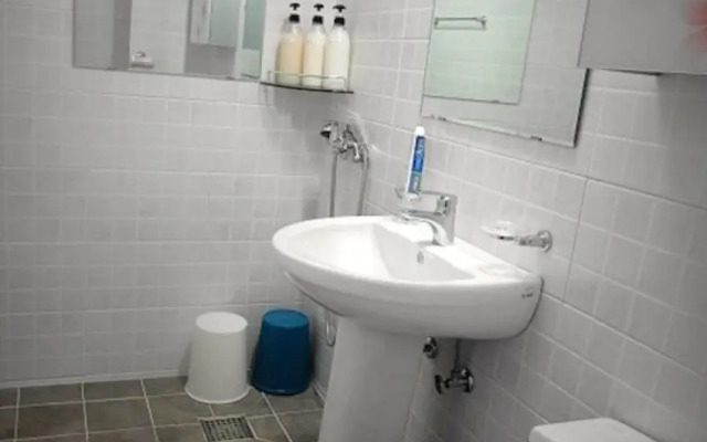 Jeju Ttorang Guest House