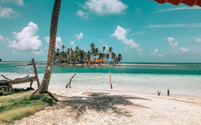 Private Over-the-Water Cabin in San Blas including Meals