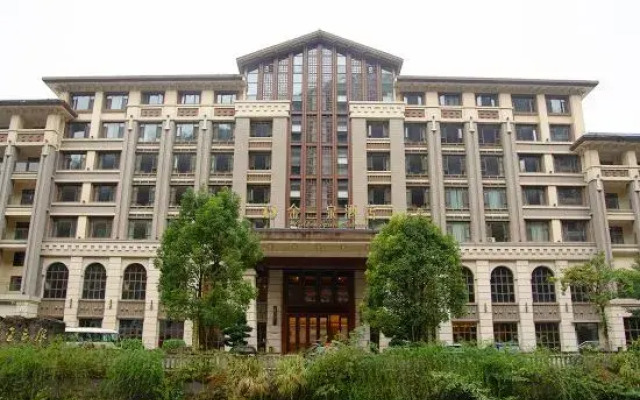 Jinfoshanwenquanjiari Hotel