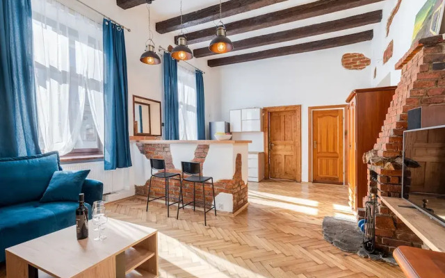 Charming Central Apartment