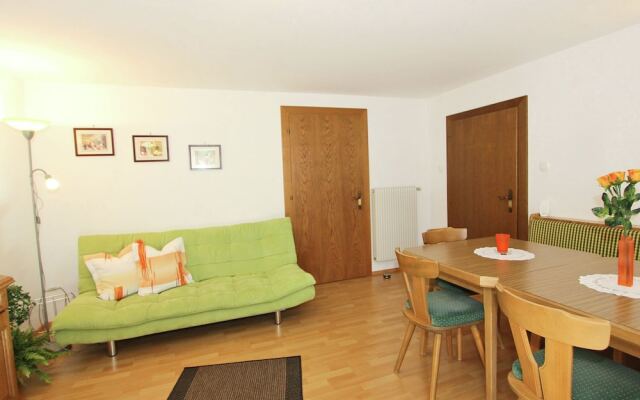 Apartment In Uderns With Balcony Cot Heating Parking