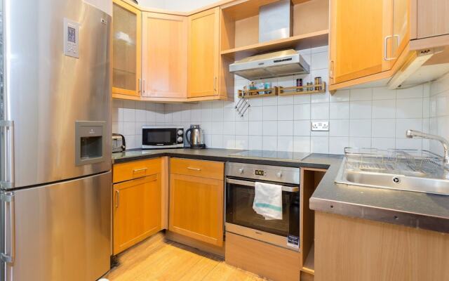 3 Bed Kensington Apartment with Balcony