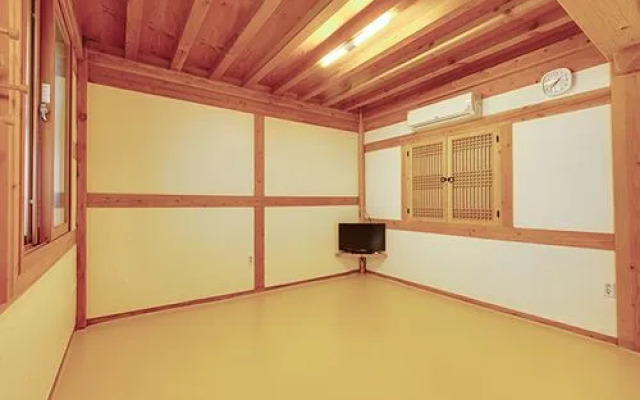 Hadong Today Sun Hanok Traditional House