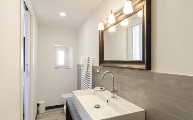 JOIVY Spacious Family Apt For 4, In Carignano, Genoa