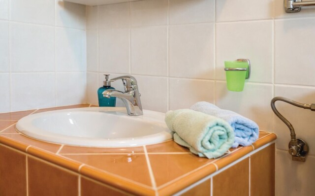 Stunning Apartment in Grebastica With 2 Bedrooms and Wifi