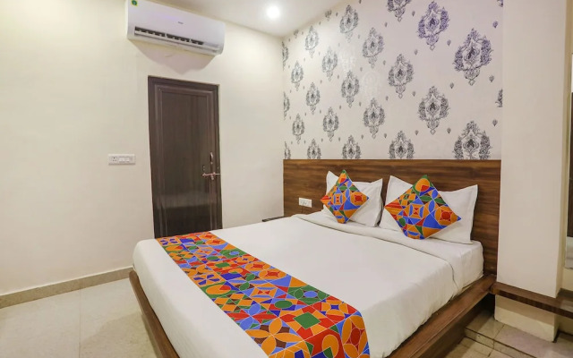 Fabhotel Prince Mama