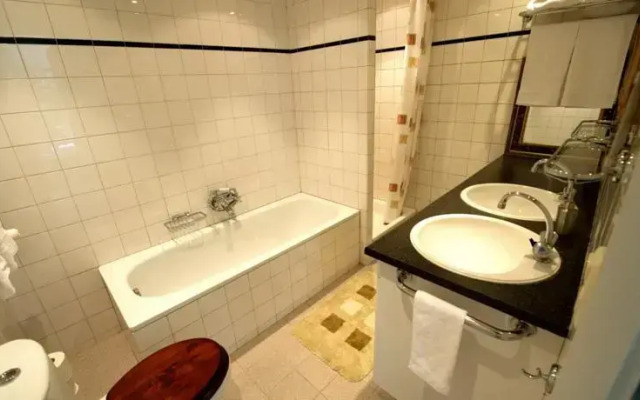 Quartier Latin Apartment - One-Bedroom Apartment