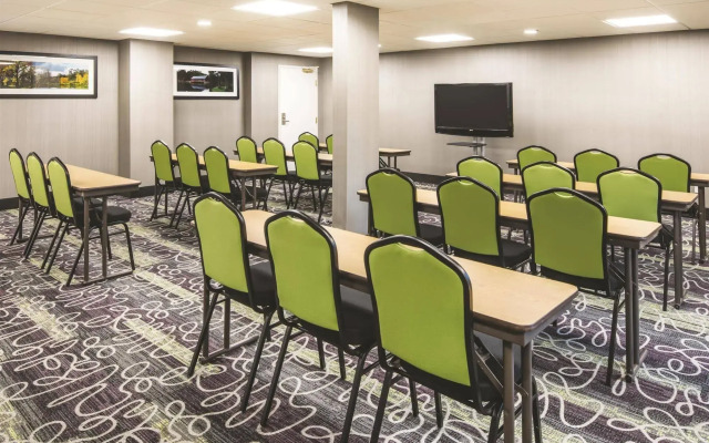 La Quinta Inn & Suites by Wyndham Milledgeville