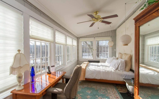 The Harbor Rose Bed & Breakfast