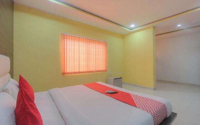 OYO 15965 Hotel Nandi Gateway