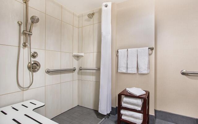 Holiday Inn University Plaza-Bowling Green by IHG