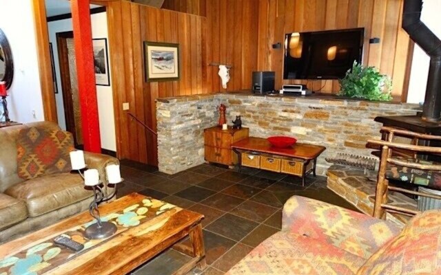 Mammoth S #215 4 Bedroom Condo