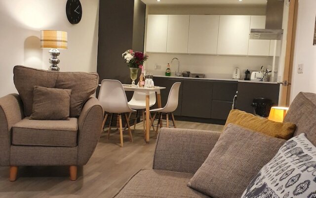 Stylish 2-bed Apartment in Manchester City Center