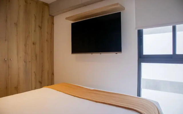 w Phenomenal 1BR w Balcony in Barranco