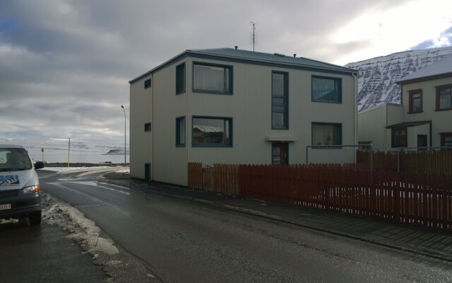Budget Apartment with Ocean View