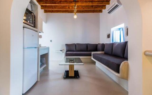 Plaka Suites