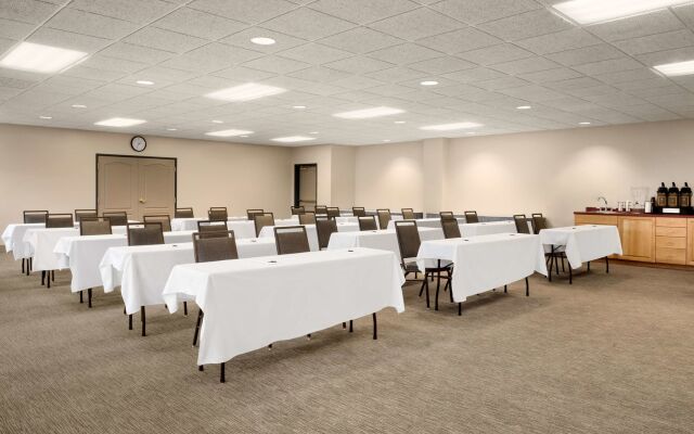 Country Inn & Suites by Radisson, Duluth North, MN