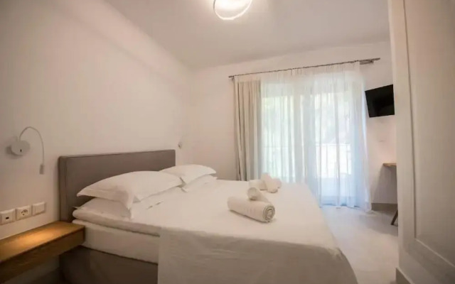 Grand View Elios