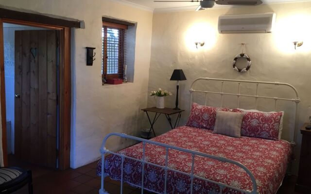 Mellers of Auburn Cafe and Accommodation