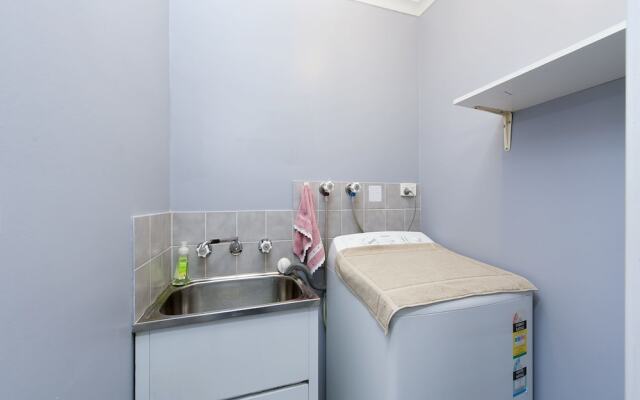 Shoreline Drive, Duplex 01,39, Little Pearl