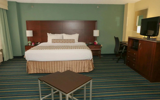 Crowne Plaza Virginia Beach Town Center by IHG