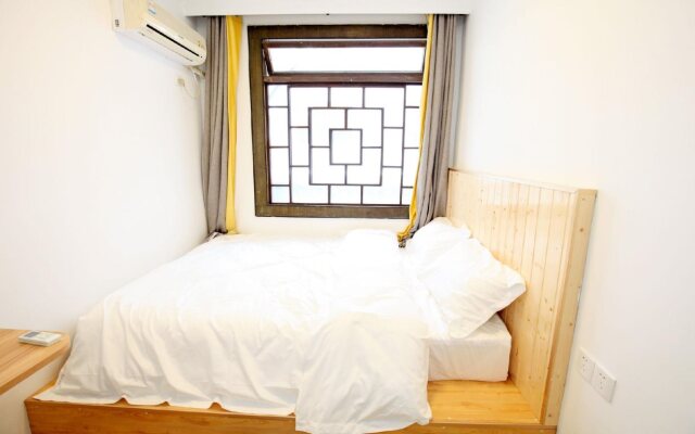 Global Village River View Hostel