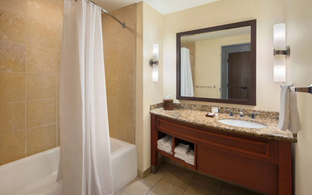 Renaissance® Phoenix Glendale Hotel & Conference Center