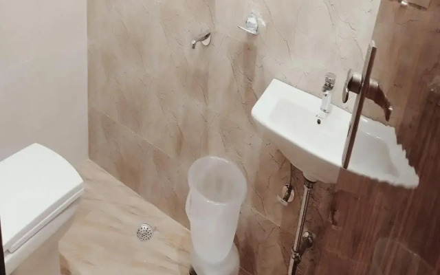 OYO 88430 Hotel Param Palace