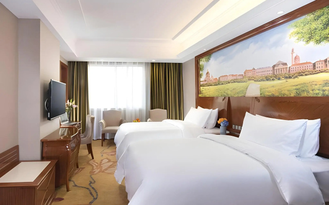 Vienna Hotel (Longmen)