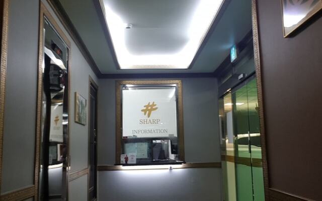 Sharp Hotel