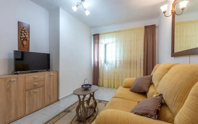Amazing Home in Sucuraj With Wifi and 1 Bedrooms