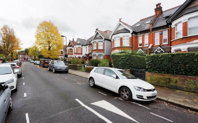 Pastures Green In West Hampstead
