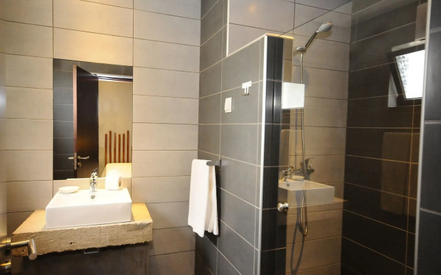 Lost & Found - Guesthouse & Suites