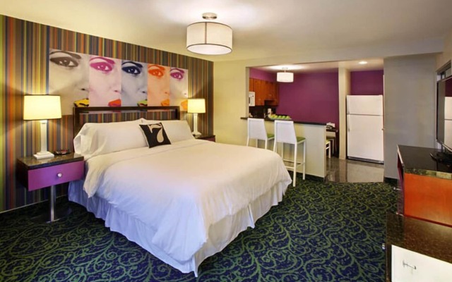 7 Springs Inn & Suites