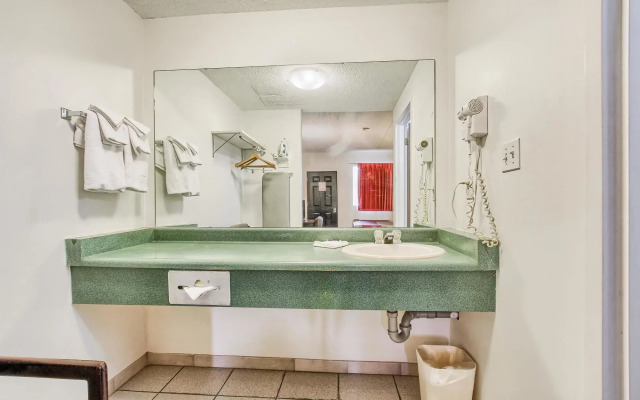 Motel 6 Windsor, ON