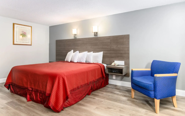 Captains Quarters Motel & Conference Center