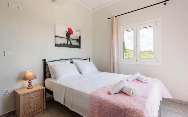 Seaview Serenity - Beachside Getaway