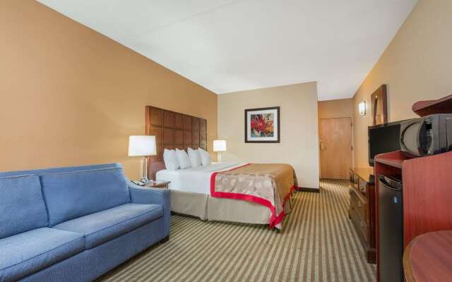 Ramada by Wyndham Columbus North