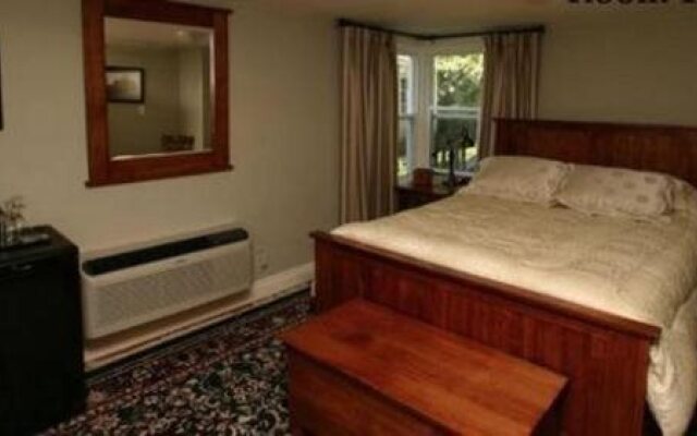 Bayside Inn