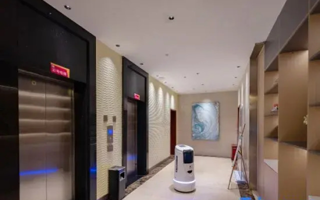 Jintai Business Hotel (Wuhan Canglong Island Hubei University of Economics Store)