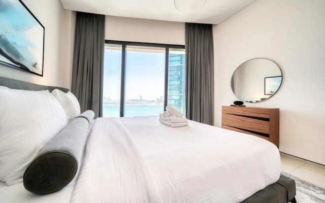 Serene Beachfront Ain Dubai View at Address JBR
