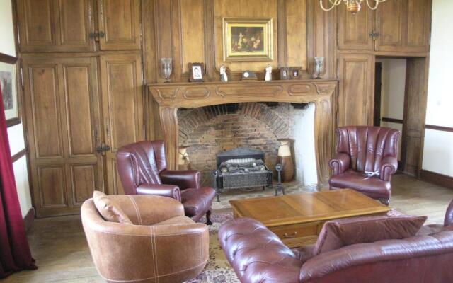 Manoir Courtyard cottage rental Vendee