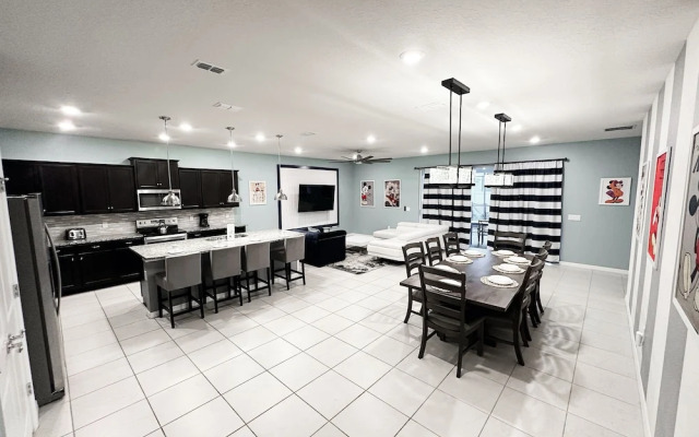 2127lc- Windsor Island 10 Bedroom Home by RedAwning